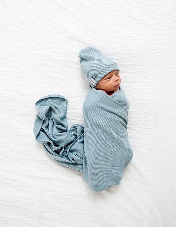 J-blue ribbed beanie and blanket set