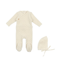 Load image into Gallery viewer, Velour button wrap footie and bonnet - cream/taupe dot
