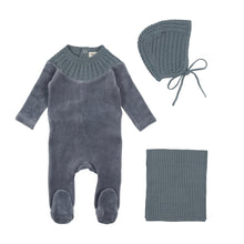 Load image into Gallery viewer, Knit collar velour layette set - blue

