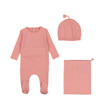 Load image into Gallery viewer, Chunky yarn accent layette set - Rosette
