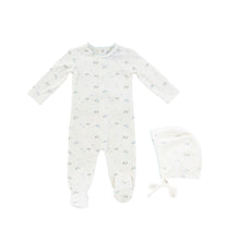 Load image into Gallery viewer, Berry pattern footie and bonnet - Blue
