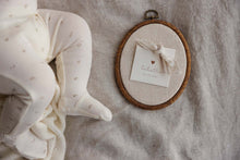 Load image into Gallery viewer, Bitsy floral footie set - Cream/oat
