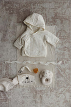 Load image into Gallery viewer, Padded bitsy floral jacket - Cream/oat
