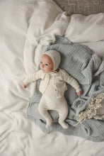 Load image into Gallery viewer, Dotted knit footie and bonnet - Cream
