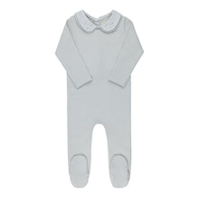 Load image into Gallery viewer, Embroidered collar collection - Footie and bonnet - Blue
