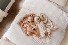 Load image into Gallery viewer, Floral plaid collection - Footie and beanie - Ivory/pink
