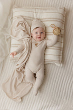 Load image into Gallery viewer, Organic bear collection layette set - tan
