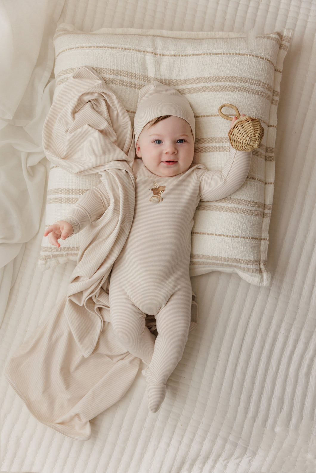 Organic bear collection layette set - tan