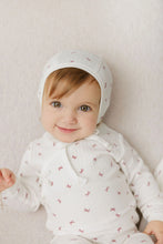 Load image into Gallery viewer, Bow pattern collection footie and bonnet - Ivory/red
