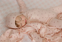Load image into Gallery viewer, Pointelle bow print collection footie and bonnet - Pink/red
