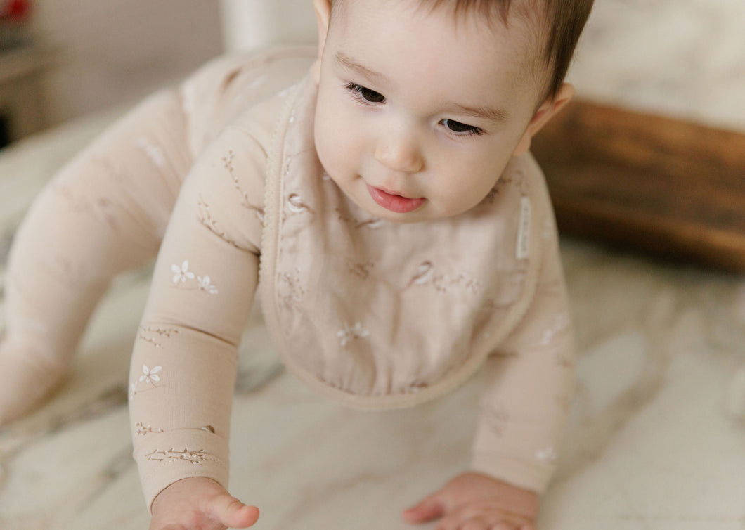 Vintage birds muslin bib - tan