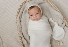 Load image into Gallery viewer, Pointelle paci lovey - Cream
