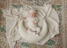 Load image into Gallery viewer, Floral rib collection layette set - Ivory/blue
