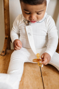 Organic cotton wide rib embroidered paci clip - Ivory/blue