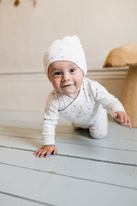 Organic cotton cluster flower collection footie and beanie - Ivory/blue