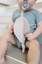 Load image into Gallery viewer, Pointelle paci lovey - Tan
