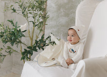 Load image into Gallery viewer, Bird &amp; Branch Layette Set - Ivory and blue
