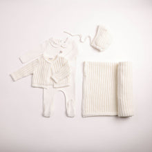Load image into Gallery viewer, Delicata Ensemble Layette set - Linen
