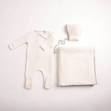 Load image into Gallery viewer, Classic stitch velour layette set - Chalk white
