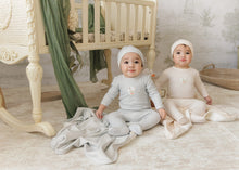 Load image into Gallery viewer, Little duckling layette set - Ivory and pink
