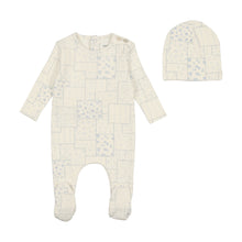 Load image into Gallery viewer, Multi floral design layette set - White boy
