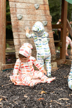 Load image into Gallery viewer, Organic print layette set - Ivory girls
