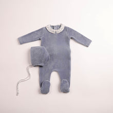 Load image into Gallery viewer, Petites fleurs velour footie and bonnet - Blue haze
