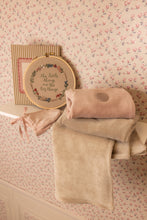 Load image into Gallery viewer, Plaquet velour layettee set - Toffee
