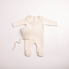 Load image into Gallery viewer, Pleated knit layette set - Linen
