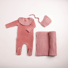 Load image into Gallery viewer, Pleated knit layette set - Tea rose
