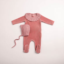 Load image into Gallery viewer, Pleated knit footie and bonnet - Tea rose
