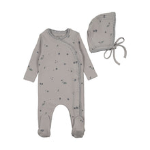 Load image into Gallery viewer, Sweet Berry-Pale Blue Layette set
