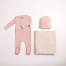 Load image into Gallery viewer, Sweet cutout layette set - Tea rose
