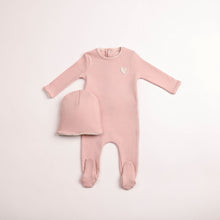 Load image into Gallery viewer, Sweet cutout footie and beanie - Tea rose
