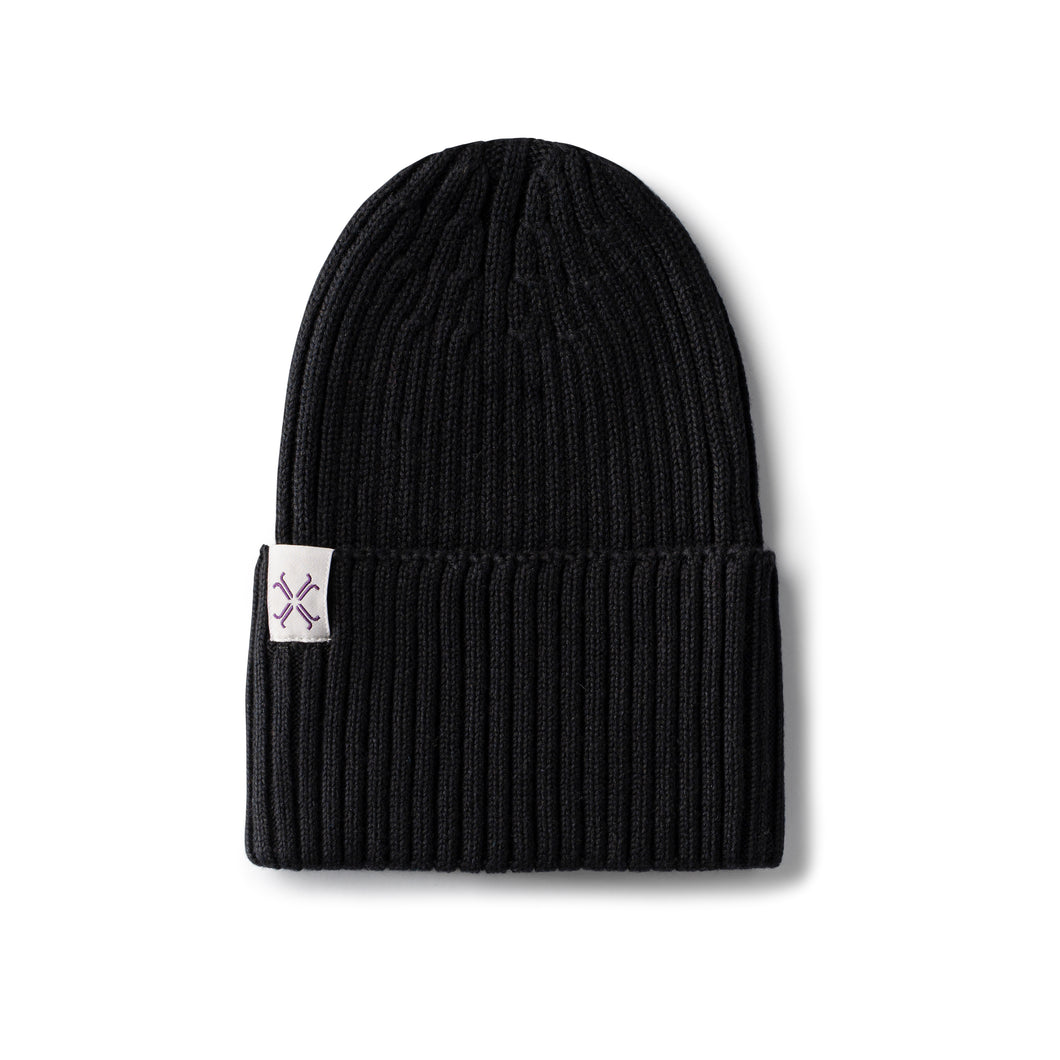 Black ribbed cuffed beanie