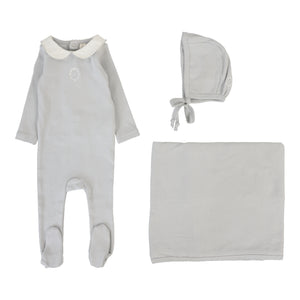 Emblem embroidered layette set - Pale blue
