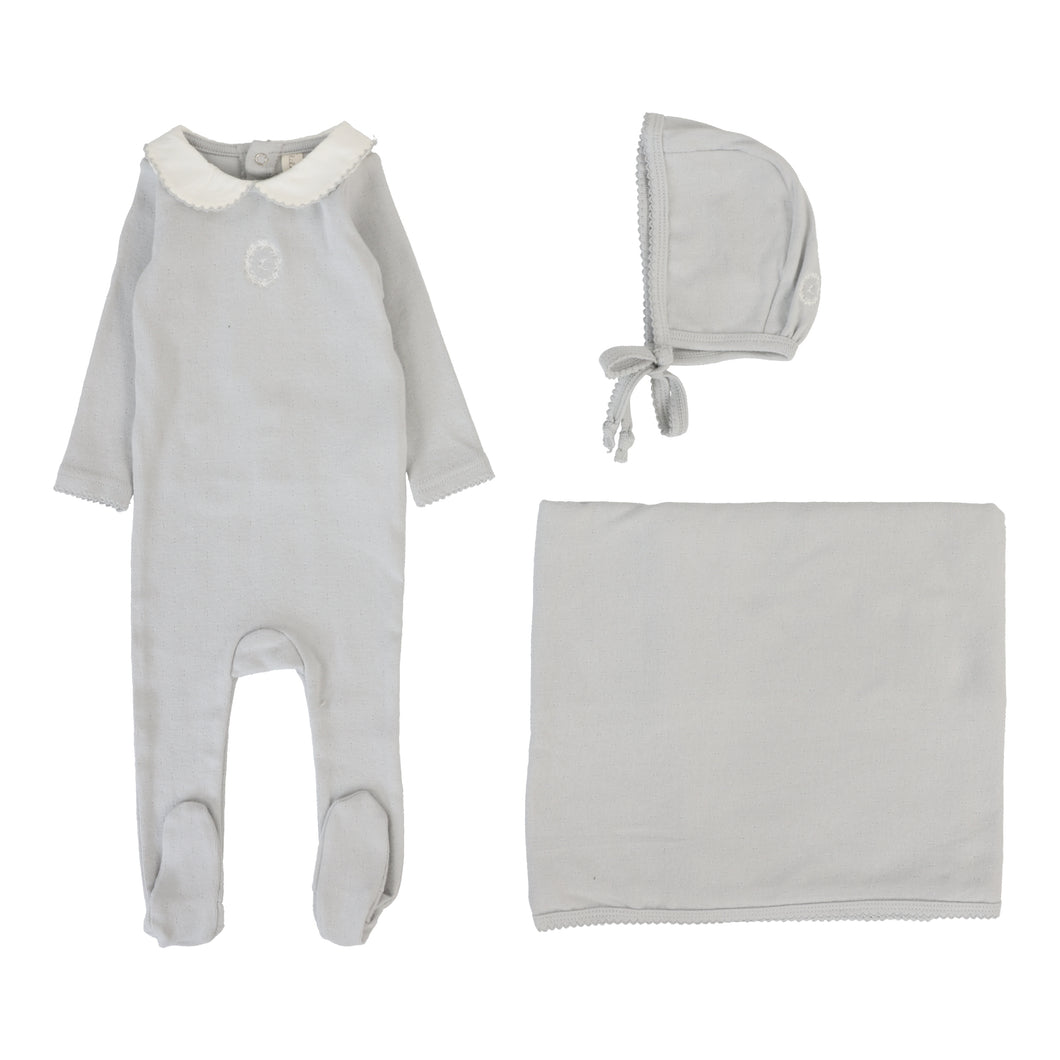 Emblem embroidered layette set - Pale blue