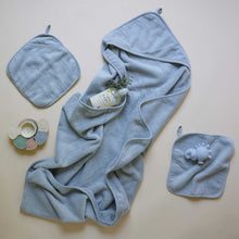 Load image into Gallery viewer, Solid scalloped hooded towel and washcloth set - Blue
