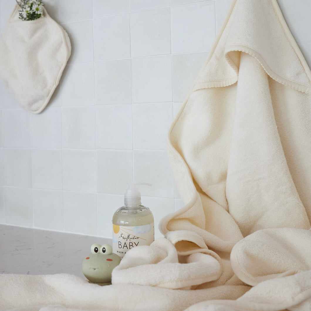 Scalloped hooded towel with pocket wash cloth - Cream