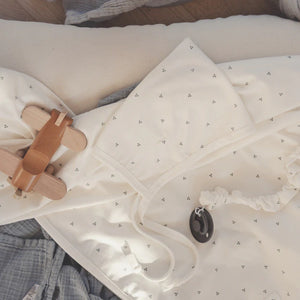 White cluster dot paci clip
