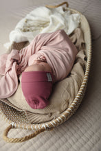 Load image into Gallery viewer, Wine ribbed beanie
